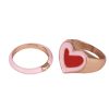 Set kinderringen – 2 stuks met een roze ring en een kinderring hartje met rood hartje, los naast elkaar op witte achtergrond.