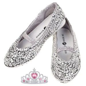 Zilveren ballerina schoenen met pailletten en wreefbandje, met een zilveren prinsessenkroon ervoor