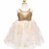 Witte Golden Glam prinsessenjurk van Great Pretenders op een paspop, met gouden paillettenlijfje en sterren op de rok