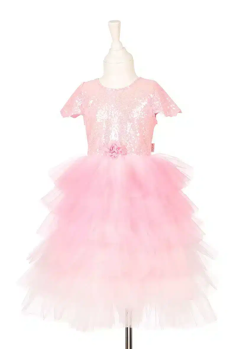 Roze prinsessenjurk Garance van Souza! op een paspop, met pailletten op het lijfje, tule mouwen en een gelaagde rok