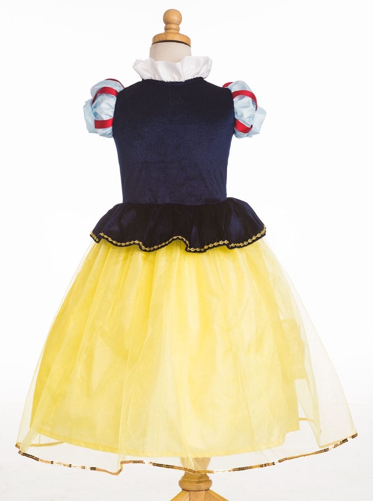 Achterkant van de Deluxe Sneeuwwitje-prinsessenjurk met marineblauw lijfje, pofmouwen en gele rok op een paspop.