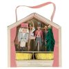 Cupcake set Notenkraker met gouden vormpjes en figuren in een roze theaterverpakking met draaglus