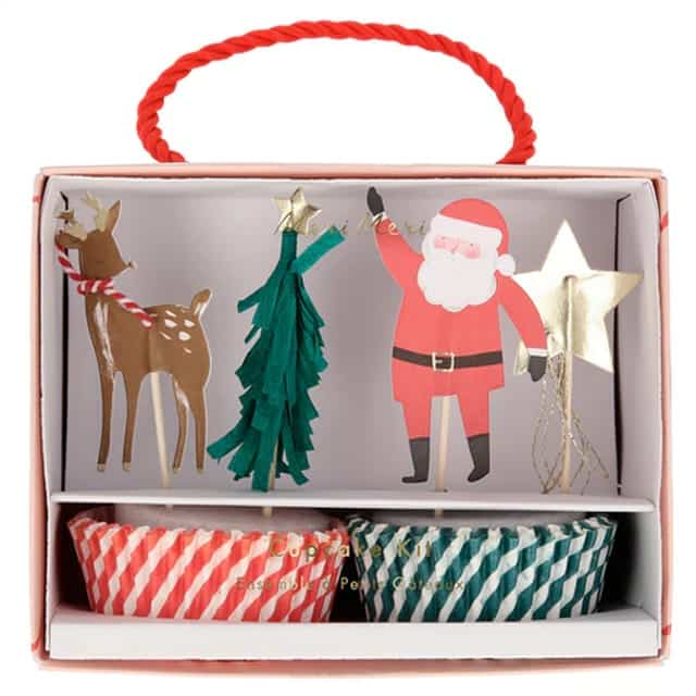 Meri Meri cupcake set met kerstvormpjes en versierde prikkers van een rendier, kerstboom, kerstman en ster