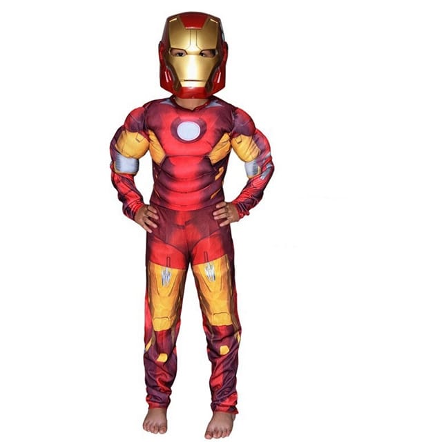 Model draagt een rood-gouden superheld masker van de Ijzeren man bij een volledig rood superheldenpak.