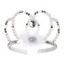 Zilveren tiara van Liberty met witte parels, pailletten, een kristal en een zilveren roosje op een witte haarband