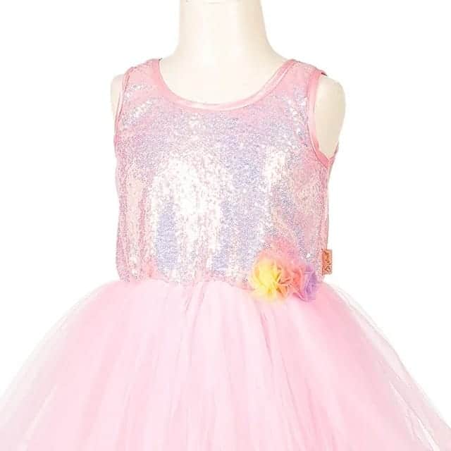 Roze feestjurk Jocelyne met glanzend lijfje, tule rok en pastelkleurige bloemen aan de taille