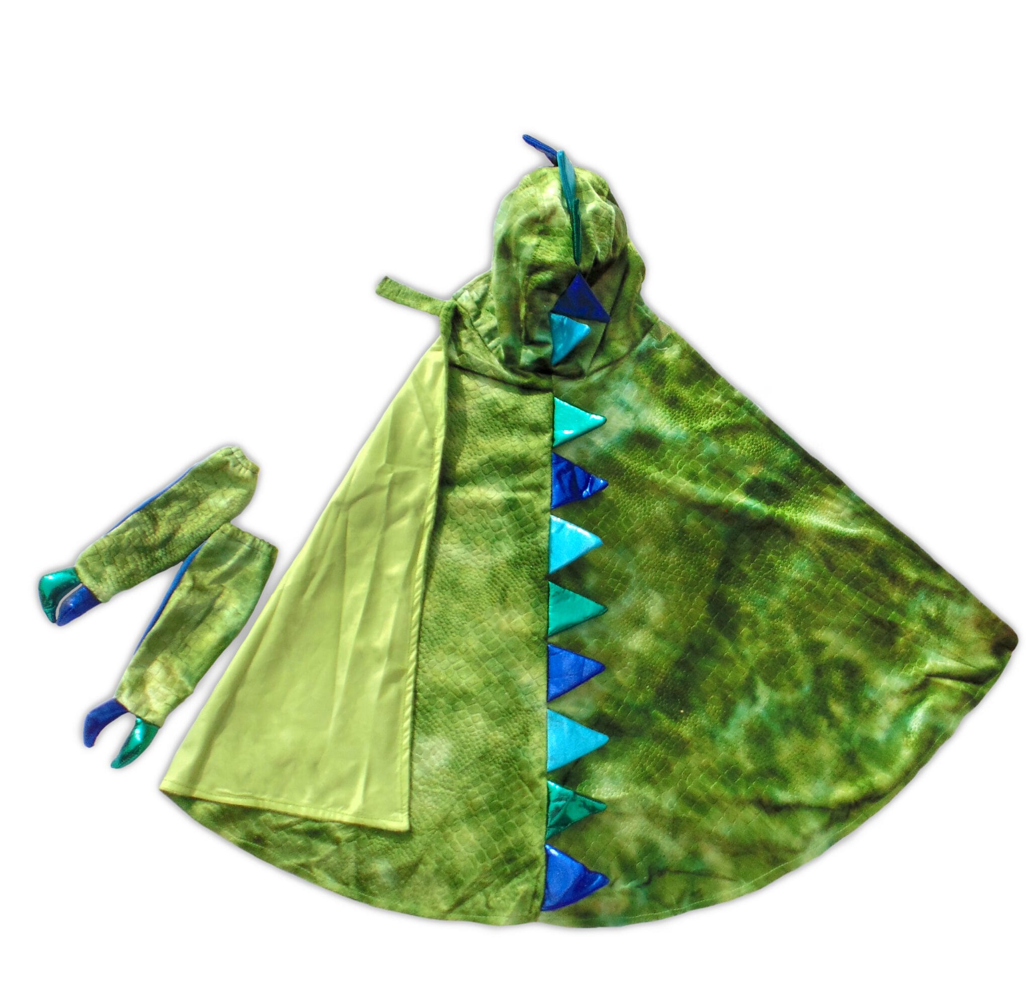 Groene Great Pretenders drakencape met blauwe spikes en bijpassende drakenhandschoenen, plat gelegd.