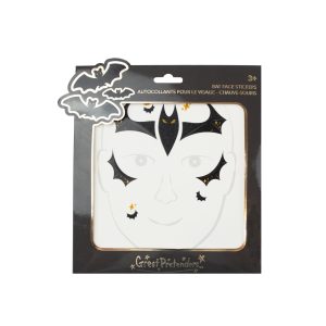Verpakking met zwarte Batman gezichtstickers van Great Pretenders, met vleermuisvormen en gouden sterretjes