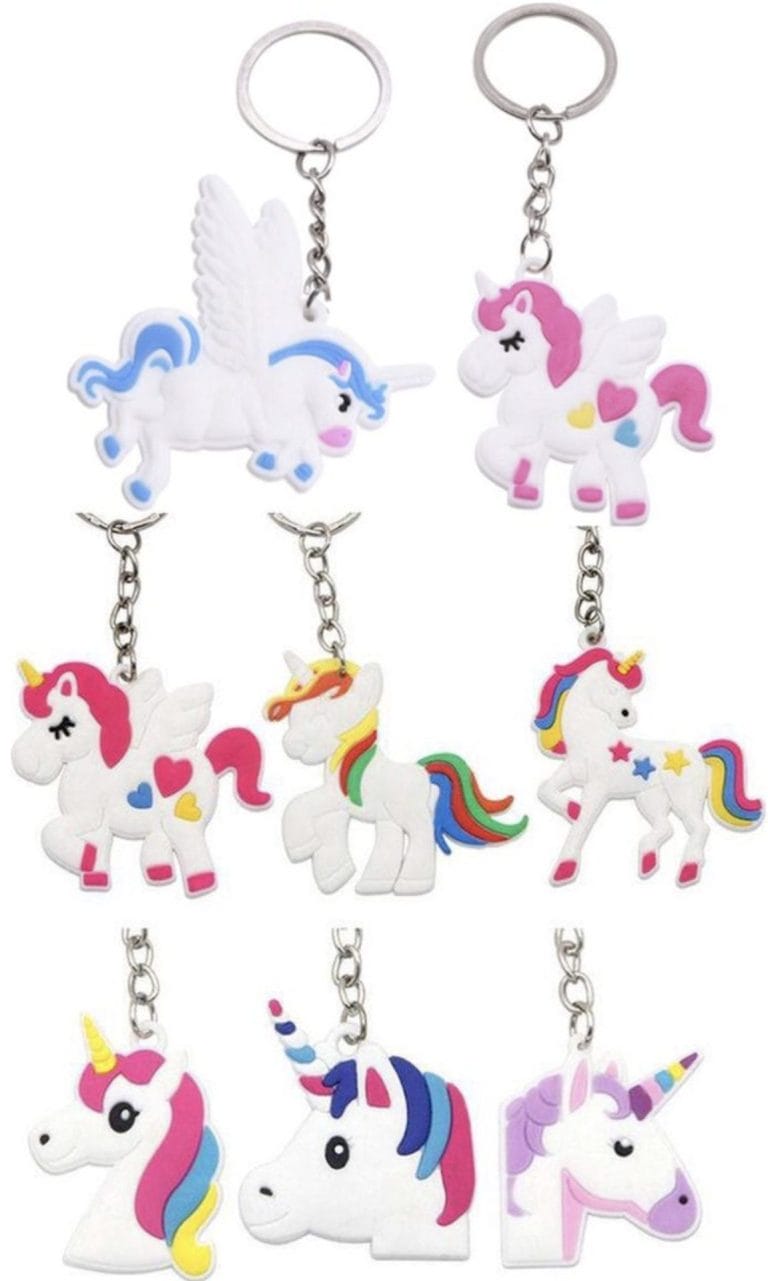Kleurrijke eenhoorn-sleutelhangers uit de Feestset Unicorn, met vleugels, gekleurde manen en zilverkleurige ringen