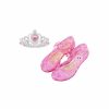 Roze prinsessenschoenen met klittenband en een zilverkleurige kroon met roze hartdetail