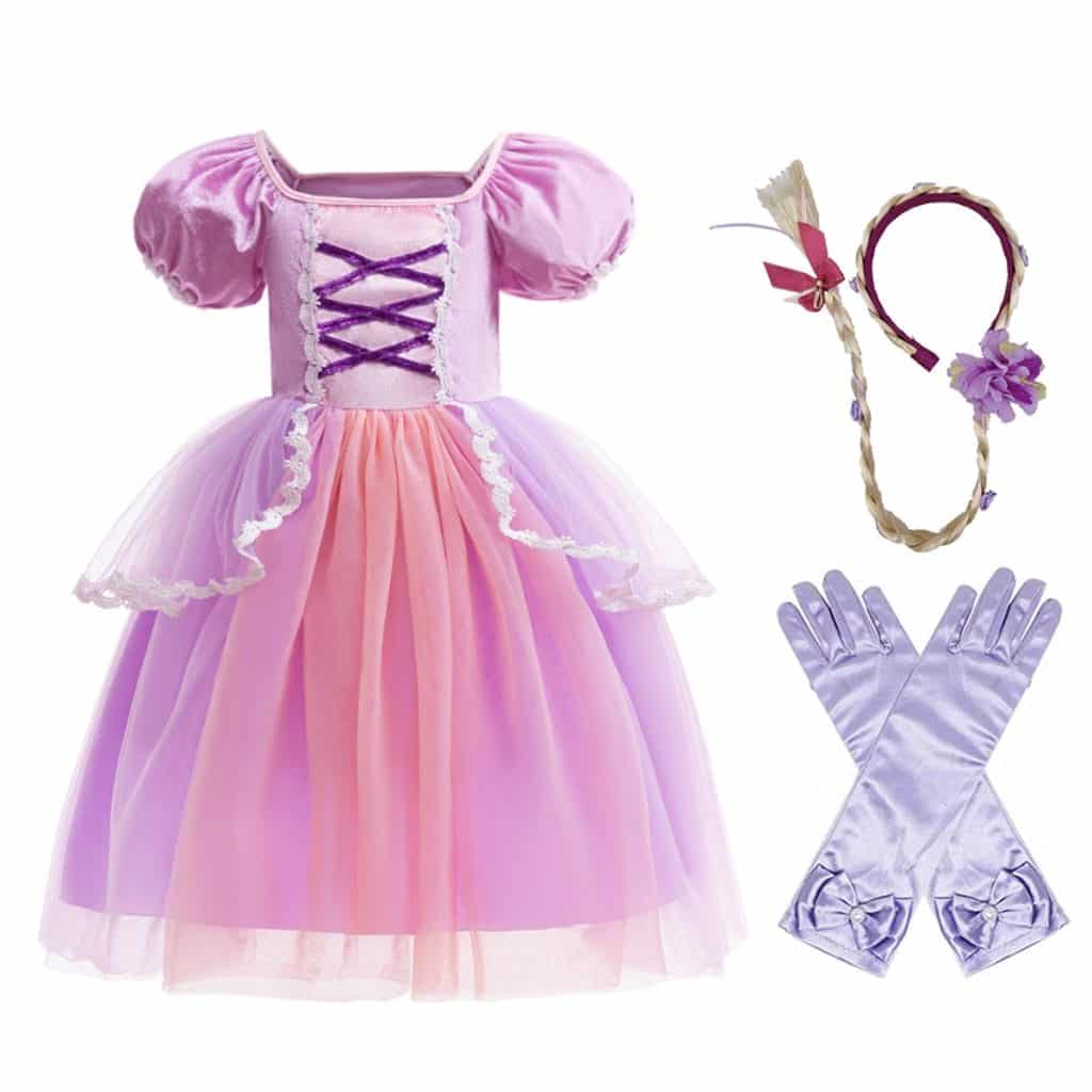 Paarse Rapunzel jurk met roze rok, bloemrijke haarband en lange lila handschoenen als accessoires