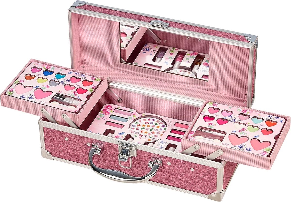 Geopende roze make up doos kind met uitschuifbare vakken vol cosmetica en hartjesdecoratie