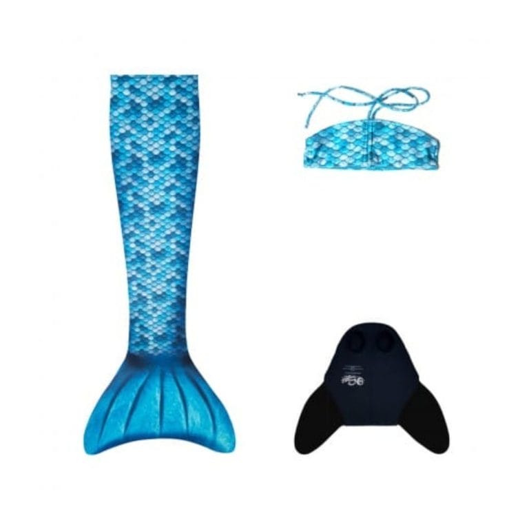 Zeemeermin staart blauw met glanzende schubben, bijpassend topje en zwarte zwemvin op een witte ondergrond
