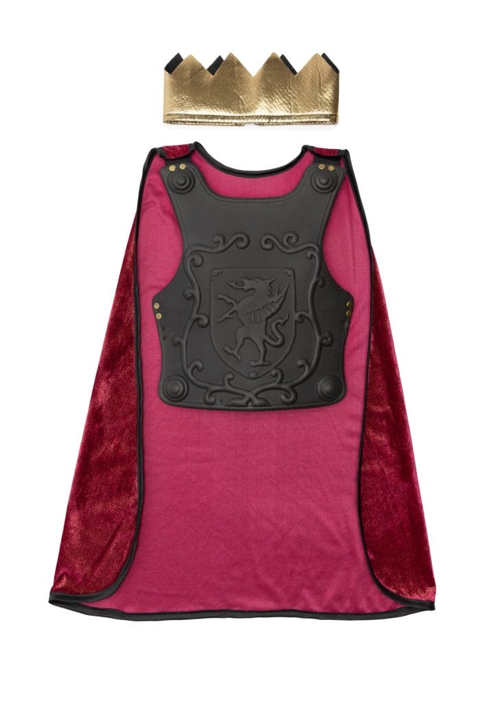 Great Pretenders ridder verkleedset met rode cape, zwart harnas en gouden kroon, plat neergelegd