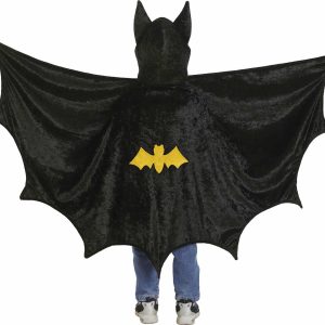 Zwarte batman cape van Great Pretenders, gedragen door een kind met vleermuisvleugels, capuchon met oren en geel embleem.