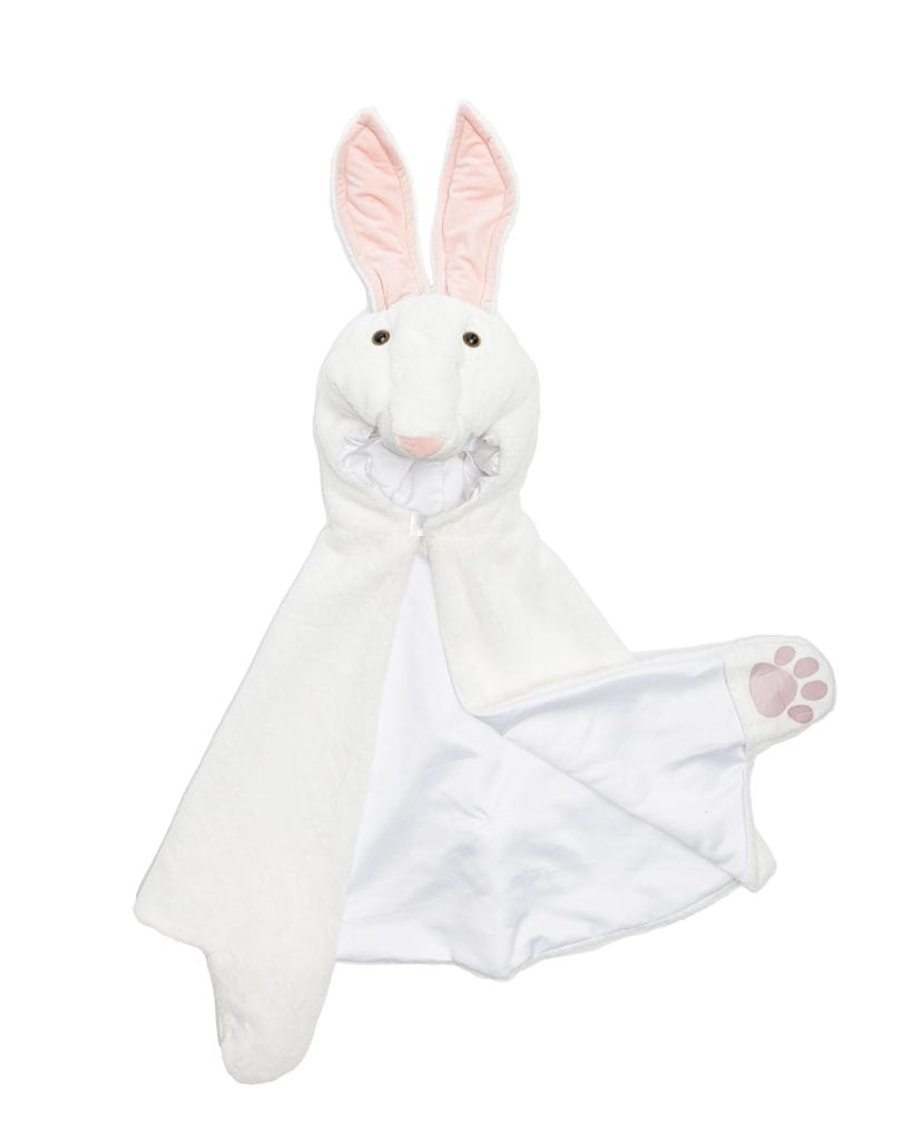 Witte konijnen cape met opgezette konijnenkop, lange roze oren en een roze pootafdruk op de binnenzijde.