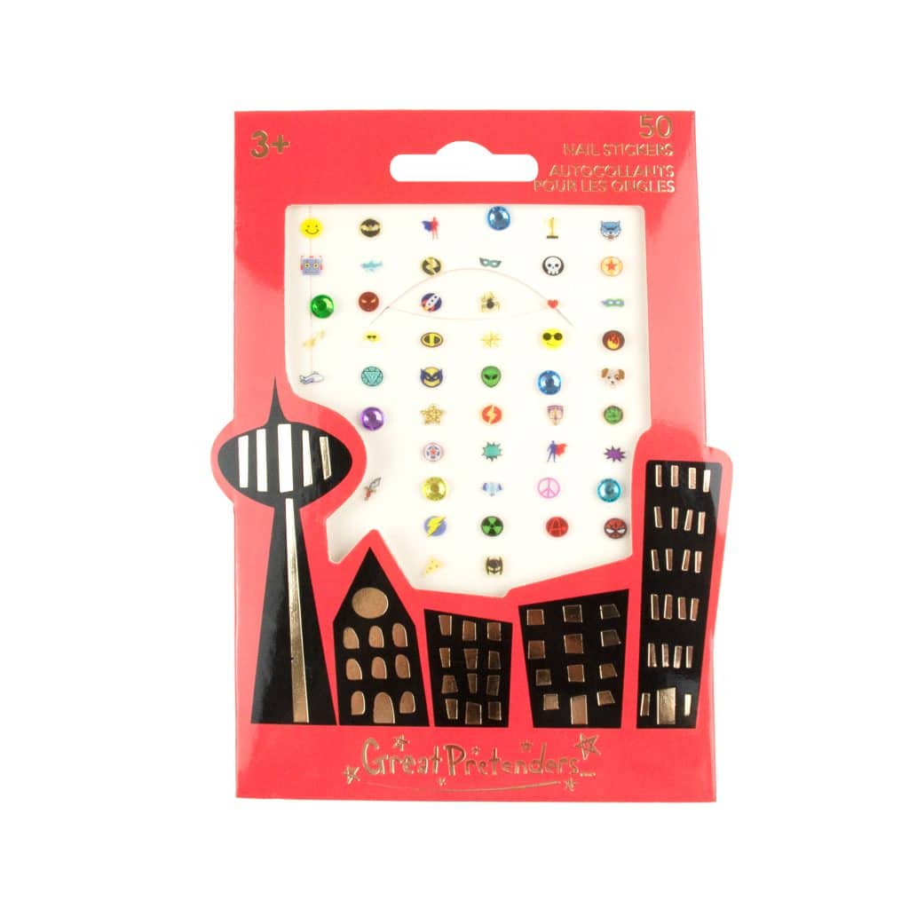 Nagelstickers kind in een rode verpakking met 50 kleurrijke superheldenmotieven