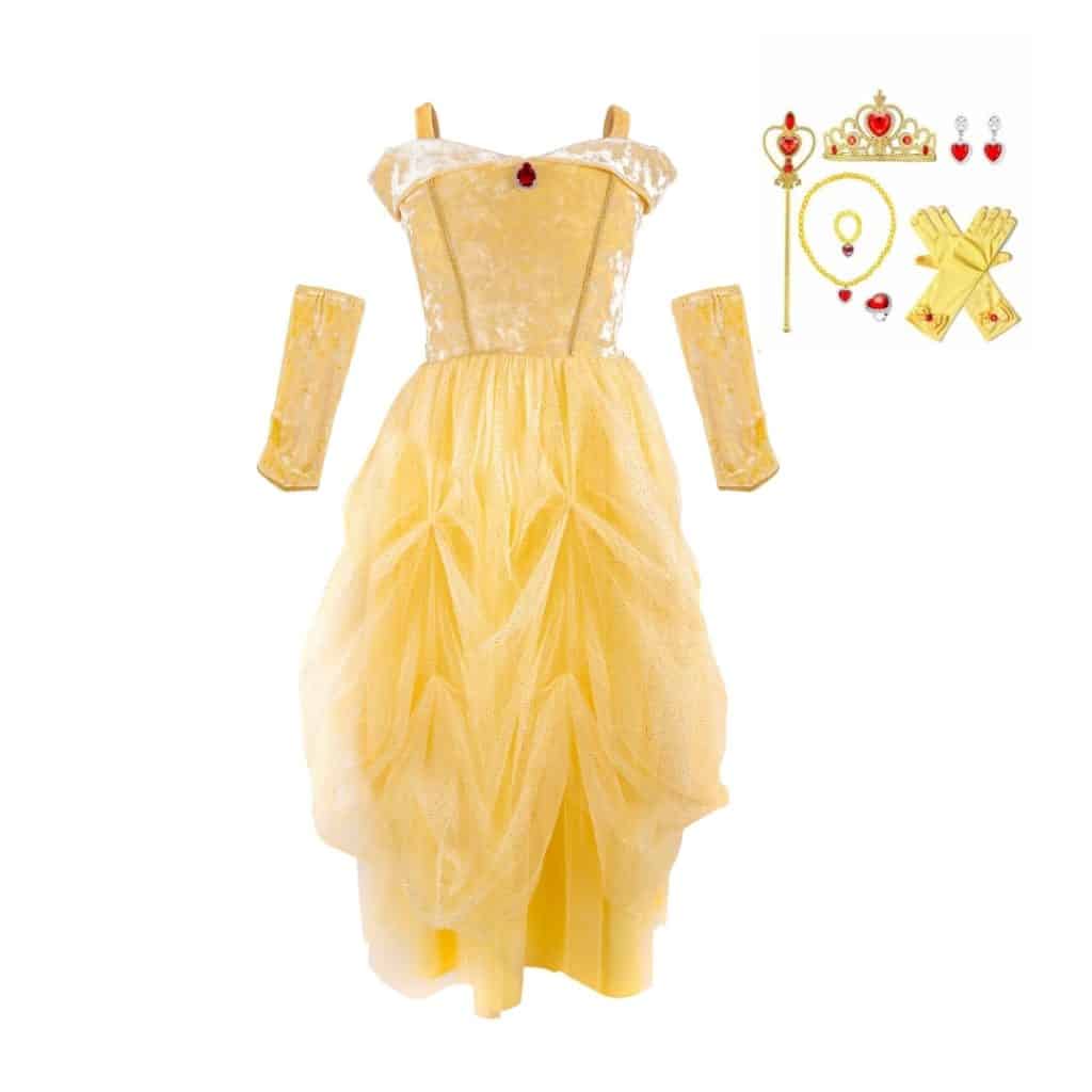 Gele luxe Belle-prinsessenjurk met losse handschoenen, kroon, sieraden en toverstaf op een witte achtergrond.