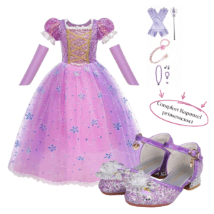 Rapunzel prinsessenpakket met roze-paarse jurk, glinsterende schoenen, handschoenen, toverstaf en rapunzel accessoires op witte achtergrond